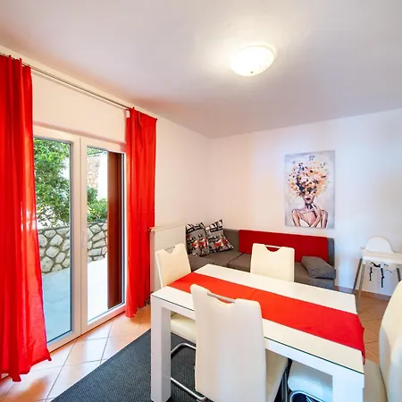 Lovely With Free Boat Perth & Swimmimg Pool Apartman Rab Town