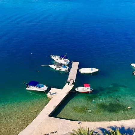Lovely With Free Boat Perth & Swimmimg Pool *