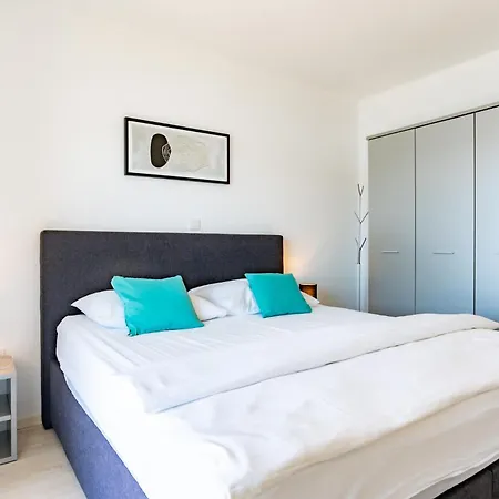 Apartman Lovely With Free Boat Perth & Swimmimg Pool