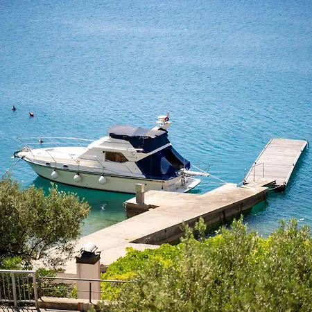Lovely With Free Boat Perth & Swimmimg Pool * Rab Town