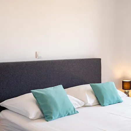 Lovely With Free Boat Perth & Swimmimg Pool Apartman